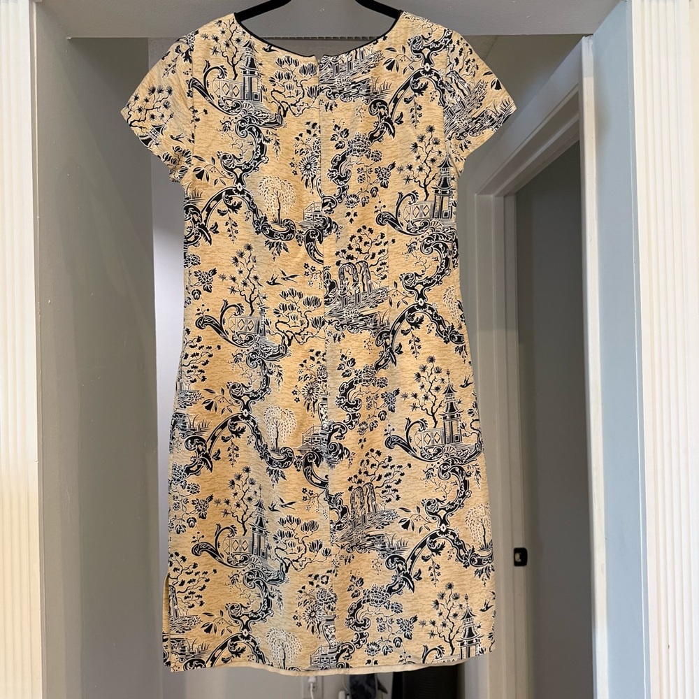 Talbots 100% Silk Ofiental Pattern Neutral Knee Length Dress Sz 10 Office - Picture 8 of 8